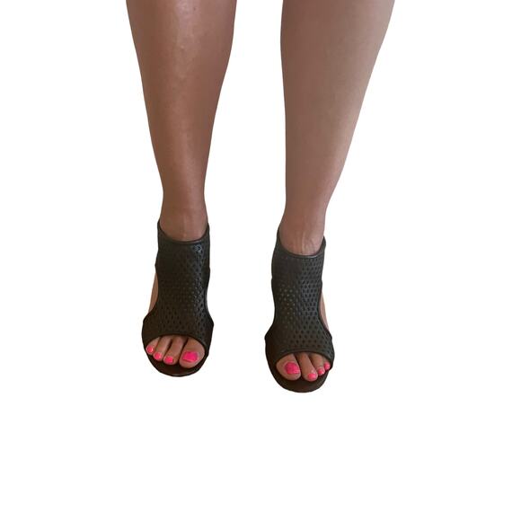 All Black Women's Wedge Toeless Booties Size 8.5 - Picture 3 of 15